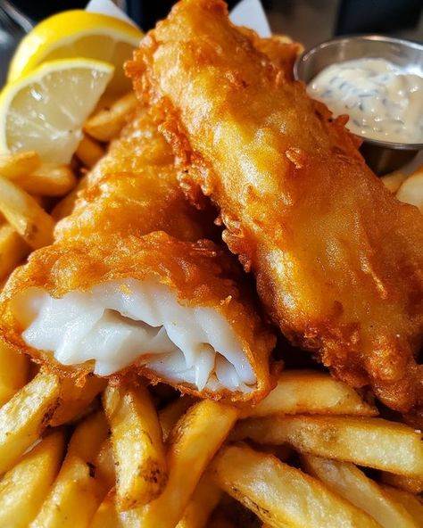 Food Yum Fish Goujons, Comfort Recipes, Fish Fillets, Battered Fish, British Pub, Tartar Sauce, White Fish, Fish Fillet, Fish And Chips