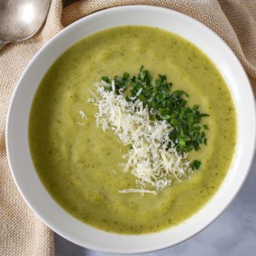 Easy Zucchini Soup, Soup With Cannellini Beans, Creamy Zucchini Soup, Soup And Stew Recipes, Zucchini Soup Recipes, Creamy Zucchini, Tiny Pasta, Spring Soups, Tuscan Soup