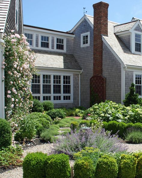 Cape Cod Patio, Cape Cod Landscaping Front Yards, Cape Cod Landscape, Cape Cod Landscaping, Backyard Sitting Areas, Elegant Landscape, Shade Landscaping, Porch Planters, Front Courtyard