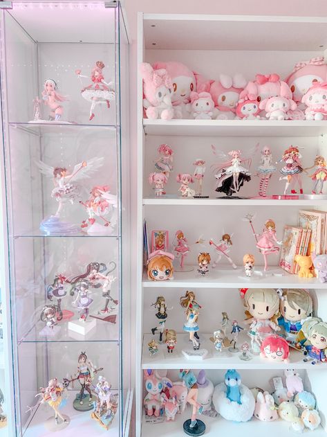 Kawaii Room Anime, Cute Anime Room Ideas, Anime Aesthetic Bedroom, Kawaii Anime Room, Kawaii Decorations, Anime Room Ideas, Anime Room Decor, Living Room 2024, Anime Bedroom