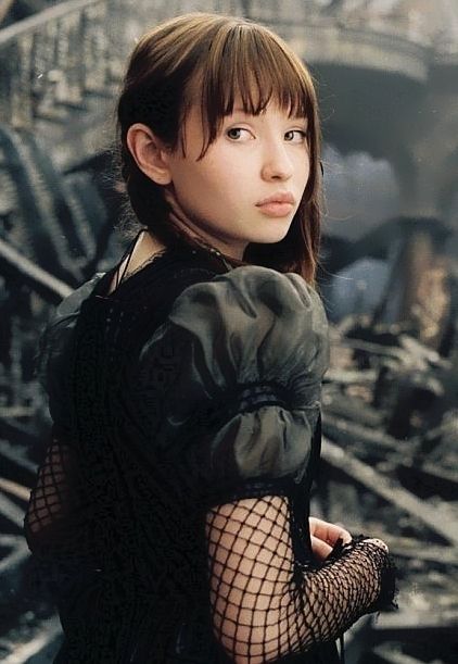 WCW: Emily Browning (The Original Violet Baudelaire) - Imgur Emily Jane Browning, Violet Baudelaire, Colleen Atwood, Emily Browning, Literary Characters, Lemony Snicket, Unfortunate Events, A Series Of Unfortunate Events, A Series