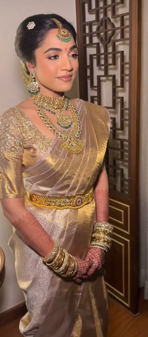 Gold Colour Pattu Sarees, Kanchi Pattu Saree Wedding, Gold Kanjeevaram Saree, Telugu Jewellery, Malayali Bride, Groom Sister, Pattu Sarees Wedding, Red Saree Wedding, South Wedding