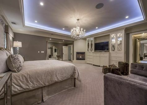 Nice Bedrooms, Bedroom Aesthetic Cozy, Big Bedroom, Huge Bedrooms, Parents Bedroom, Big Room, Bedroom Ideas Aesthetic, Big Bedrooms, Luxury Room Bedroom