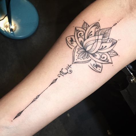 A delicate custom fineline lotus, ohm & arrow on the forearm for Izabela, thankyou so much 🙏🏻😊 #ohmtattoo #lotustattoo #dotworktattoo… Tattoo Buddhist, Ohm Tattoo, Paw Tattoos, Lotusblume Tattoo, Tattoo Lotus, Lotus Flower Tattoo Design, Forearm Flower Tattoo, Lotus Tattoo Design, Unalome Tattoo