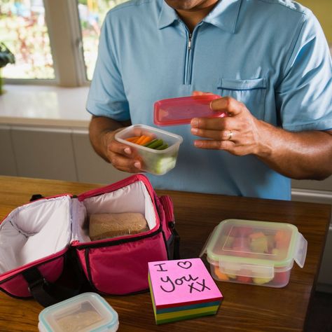 A simple note tucked inside your husband's lunch box can brighten his day, remind him of your love, and bring a smile to his face. Whether he's heading off to work, embarking on a busy day, or simply taking a break, a thoughtful lunch box quote can be a delightful surprise (even though you're not in high school anymore). Over 250 lunch box quotes that range from sweet and romantic to funny , punny and everything in between. Make your marriage closer with these great notes. Lunch Box Quotes, Husbands Lunch, Box Quotes, Husband Lunch, Kids Packed Lunch, Fall Dinner Party, Stainless Steel Containers, Boxing Quotes, Love Husband Quotes