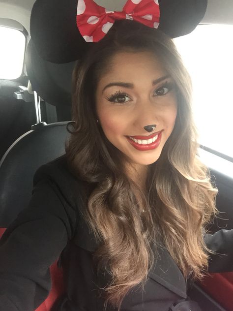 Minnie Mouse makeup costume ComicCon 2015 Mini Mouse Makeup Ideas, Minnie Mouse Costume Makeup, Minnie Mouse Makeup Ideas, Minnie Makeup, Minnie Mouse Makeup, Mouse Make Up, Minnie Mouse Dress Up, Mouse Makeup, Minnie Costume