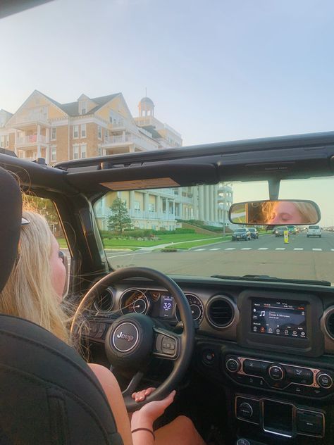 Cute Jeep Interior, Jeep Aesthetic Summer, Jeep Summer, Nauvoo Illinois, Dream Cars Jeep, Dream Lifestyle, Jeep Life, Summer Feeling, Summer Dream