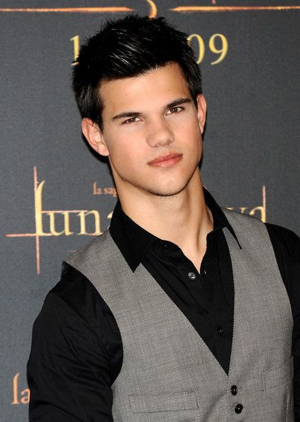 Tyler Lautner, Taylor Lautner Shirtless, Taylor Jacobs, Jacob Black Twilight, Twilight Jacob, Teen Wolf Quotes, Twilight Memes, Jesse Metcalfe, Team Jacob