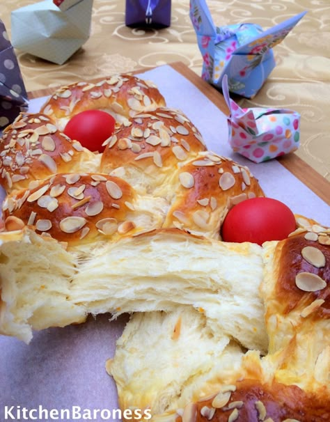 Tsoureki Greek Easter Bread – kitchenbaroness Tsoureki Recipe, Greek Easter Recipes, Greek Easter Bread, Greek Bread, Easter Bread Recipe, Appetizers Ideas, Puff Pastries, Mastic Gum, Easter Appetizers