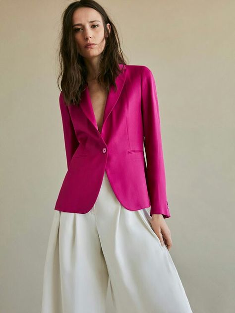 Fuschia Blazer Outfit, Pink Blazers, Blazer Blouse, Creative Outfits, Outfit Office, Blazer Cardigan, Viva Magenta, Cardigan Outfit, Fashion Office