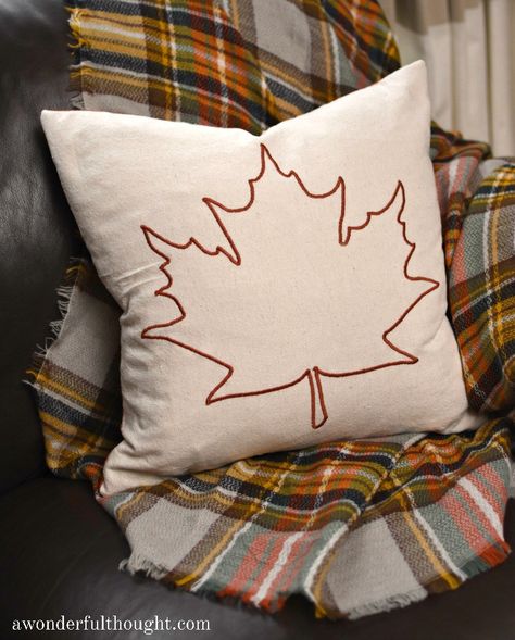 DIY Fall Leaf Pillow | awonderfulthought.com Fall Pillows Diy, Leaf Pillow, Fall Room Decor, Casa Halloween, Fall Sewing, Fall Throw Pillows, Leaves Pillow, Fall Bedroom, Blog Ideas