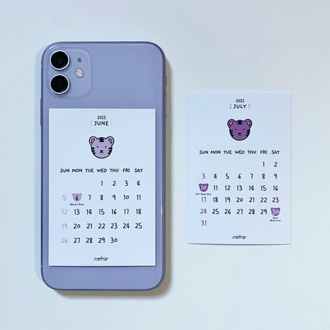 Polaroid Calendar, Minimalist Calendar Design, Calender 2022, Calendar Design Inspiration, Polaroid Instax Mini, Instax Mini 11, Camera Polaroid, Polaroid Instax, Phone Case Diy Paint