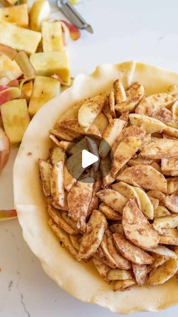 Melissa Griffiths - Easy Family Recipes | Comment: apple 
and I'll send you the full recipe!

Apple pie is so cozy and comforting! You will love how EASY this fresh apple pie is.... | Instagram Recipe Apple Pie, Fresh Apple Pie, Double Pie Crust, Sliced Apples, Easy Family Recipes, Egg White, Fresh Apples, Easy Family Meals, Apple Slices