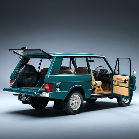 BY RANGE ROVER LEGEND | 1970 Land Rover velar in Amazon green. Amazon green was a prototype colour that was ultimately never used. Two were painted in that colour... | Instagram Range Rover Old, Range Rover 1970, Land Rover Velar, Italian Word, Range Rover Classic, Range Rover, Land Rover, Jeep, Vision Board