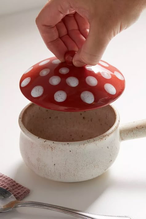 Ceramic Mushrooms Pottery, Mushroom Container, Mushroom Kitchen Decor, Mushroom Pottery, Lidded Pottery, Mushroom Kitchen, Diy Keramik, Soup Crocks, Dekor Diy