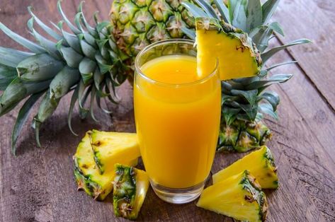 The article below provides you with 5 major reasons why drinking pineapple juice… Drinks With Pineapple Juice, Pineapple Juice Recipes, Pineapple Health Benefits, Pineapple Benefits, Sistem Pencernaan, Homemade Smoothies, Smoothie Cleanse, Pineapple Fruit, Juicing For Health