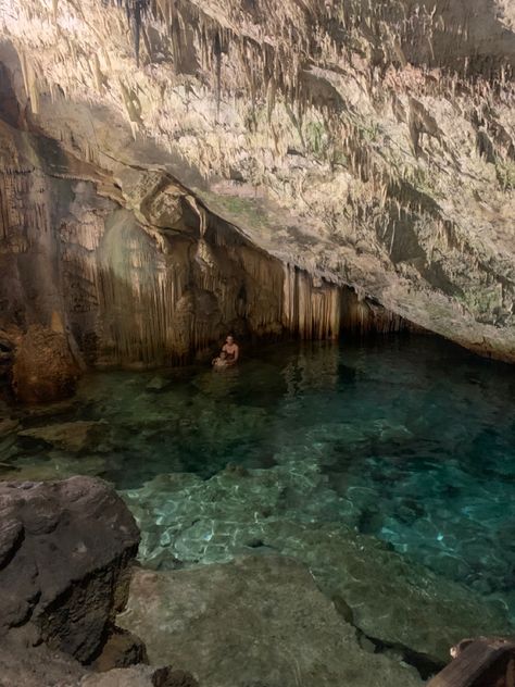 This is an underground cave that you can swim in! Bermuda Trip Outfits, Mermaid Grotto Aesthetic, Grotto Aesthetic, Bermuda Aesthetic, Mermaid Grotto, Bermuda Travel, The Grotto, Mermaid Pictures, Mermaid Aesthetic