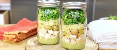 Salad In A Mason Jar, Joy Bauer Recipes, Creamy Caesar Dressing, Organic Food Recipes, Quick Lunch Ideas, Today Show Recipes, Mason Jar Salads, Different Salads, Jar Salad