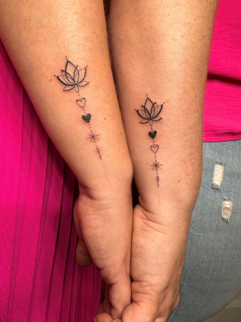 3 Sister Matching Tattoos, Sister Fine Line Tattoo, 3 Sisters Tattoos, Tattoos For Your Sister, Matching Tats For Sisters, Matching Sisters Tattoo, Small Woman Tattoos, Matching Tattoos With Best Friend, Tattoo For Friends Matching