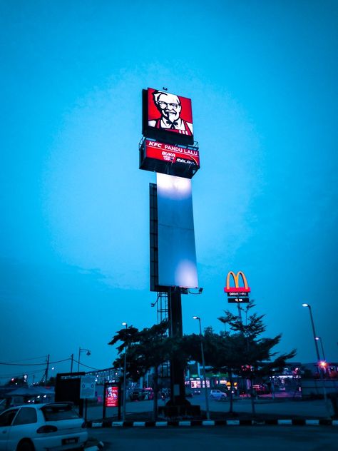 Kfc Aesthetic Food Night, Food Blue Aesthetic, Kfc Aesthetic Food, Aesthetic Food Night, Kfc Aesthetic, Lightroom Aesthetic, Blue Aesthetic Wallpaper, Night Aesthetic, Blue Aesthetic