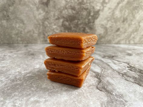 Nondairy Caramel, Dairy Free Caramel Candy, Keto Caramel Candy, Low Carb Caramel, Dairy Free Caramel, Carmel Recipe, Sugar Free Caramel, Keto Caramel, Thm Sweets