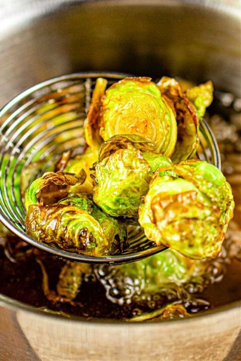 How Long to Cook Deep Fried Brussel Sprouts with Balsamic Instant Pot Brussel Sprouts, Blanching Brussel Sprouts, Deep Fried Brussel Sprouts, Instant Pot Beans Recipe, Fried Brussels Sprouts, How To Cook Vegetables, Brussel Sprouts With Bacon, Recipes With Vegetables, Fried Brussel Sprouts