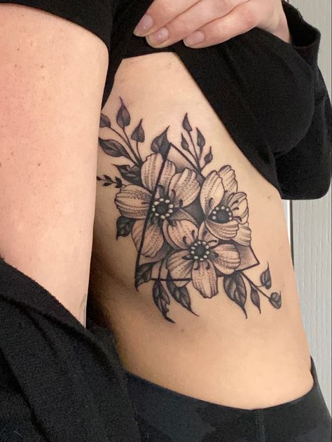 Rib Flower Tattoos For Women Side Tat, Ribcage Cover Up Tattoos For Women, Side Tattoos Women Cover Up, Side Tattoos Women Ribs Cover Up, Flower Side Tattoos Women Ribs, Rib Cage Cover Up Tattoos For Women, Geometric Rib Tattoo, Cover Up Rib Tattoos For Women, Side Tattoo Cover Up Ideas