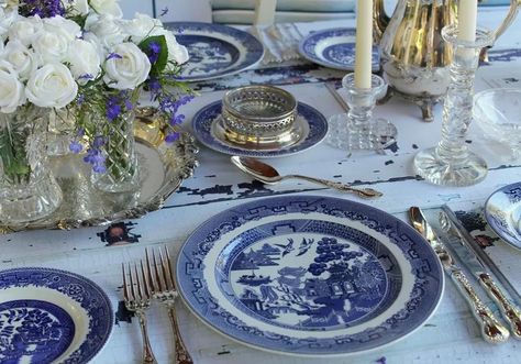 Why Southerners Will Always Love Blue Willow China Blue Willow Dishes Place Settings, Churchill Blue Willow China, Blue Willow Place Setting, Blue Willow Christmas Tablescapes, Blue Willow Table Setting, Blue Willow Dining Room, Blue Willow Christmas, Blue Willow Kitchen, Blue Willow Decor