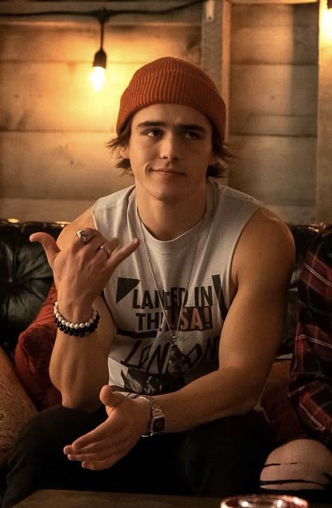 holy crap he looks so good Charles Gillespie, Luke Patterson, Alex Mercer, Sunset Curve, Luke Luke, Charlie Gillespie, Orange Beanie, The Fountain Of Youth, Now Or Never