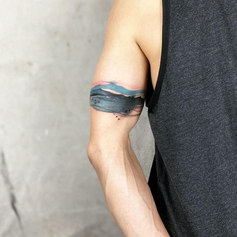 30+ Cool Armband Tattoo Ideas: Meaning & Popular Examples - 100 Tattoos Minimalistic Hand Tattoos, Small Text Tattoo, Tattoo Ideas Meaning, Hand Tattoo Ideas, Armband Tattoos For Men, Armband Tattoos, Band Tattoo, Armband Tattoo, Tattoo Artist