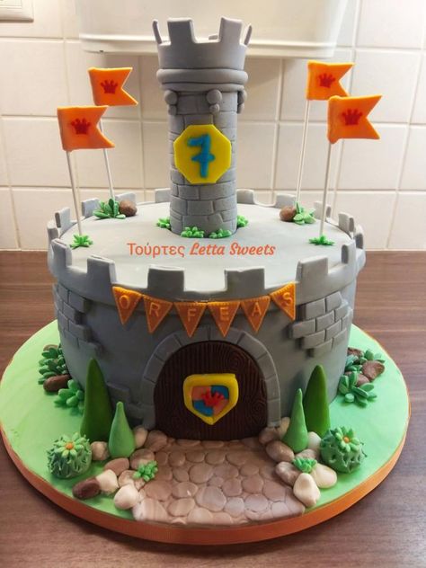 playmobil castle cake  - cake by Nikoletta Giourga Knights Castle Cake, Knights And Dragons Birthday Cake, Knights Birthday Cake, Knight Castle Cake, Princess And Knight Cake, Medieval Birthday Cake, Knight Cake Ideas, Knight Birthday Cake, Knight Cake