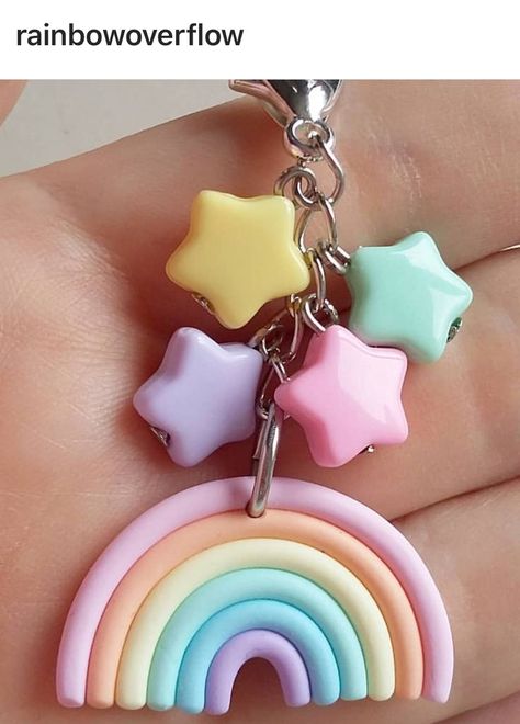 Super Clay Craft Ideas, Super Clay Keychains, Diy Keychain With Clay, Clay Keychain Diy Cute, Cute Clay Keychain Ideas, Keychains With Clay, Clay Crafts Keychain, Keychain Ideas Clay, Polymer Clay For Kids