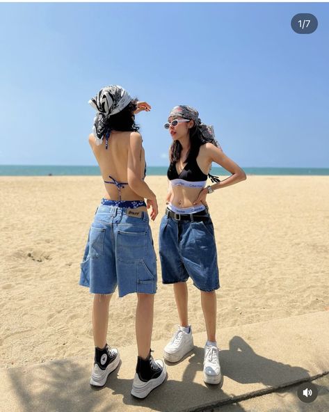 Tomboy Summer Outfits, Surfer Outfit, Outfit Ideas December, Hot Summer Outfits, Beachy Outfits, Photo Recreation, Aesthetic Boho, Beach Inspo, Blue Outfits