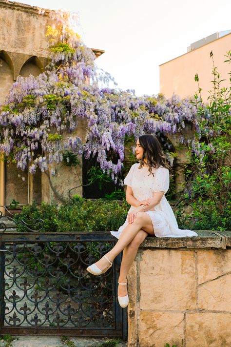 wisteria photography. Photoshoot inspiration for instagram Wisteria Photoshoot, Wisteria Photography, Spring Shoot, Portrait Ideas, Senior Portrait, Photoshoot Inspiration, Shoot Ideas, Instagram Inspiration, Wisteria