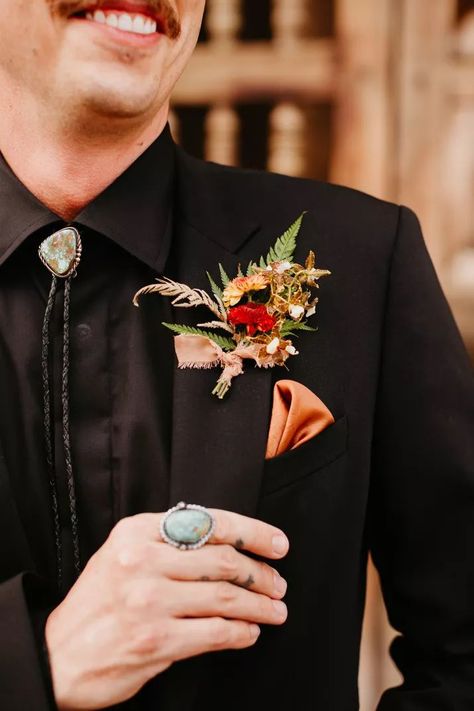 Boutineer Ideas Wedding, Boutineer Ideas, Bolo Tie Wedding, All Black Tuxedo, Boutonniere Ideas, Fall Boutonnieres, Blue Hyacinth, Groomsmen Boutonniere, Groom Ties