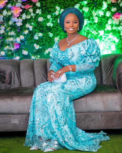 Fabric: mint green lace, corset bustier, puff sleeve and normal sleeve, silhouette :mermaid . Introduction outfit Mint Green Asoebi Lace Styles, Mint Green Asoebi, Green Asoebi Lace Styles, Asoebi Lace Style, Green Asoebi, Asoebi Lace Styles, Asoebi Lace, Sleeve Silhouette, Cord Lace