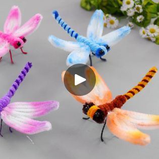 Pipe Cleaner Dragonfly, Pipe Cleaner Butterfly, Chenille Stem Crafts, Dragon Fly Craft, Pipe Cleaner Flowers, Pipe Cleaner Crafts, Fairy Crafts, Crafts For Boys, Pipe Cleaners