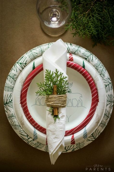 Napkin Decoration Ideas Christmas, Napkin Ring Diy Christmas, Christmas Napkin Rings Diy How To Make, Folding Napkins For Napkin Rings, How To Fold Paper Napkins For Christmas, Diy Holiday Napkin Rings, Diy Christmas Napkin Holders, Christmas Napkin Folding Paper, Napkins In Napkin Rings