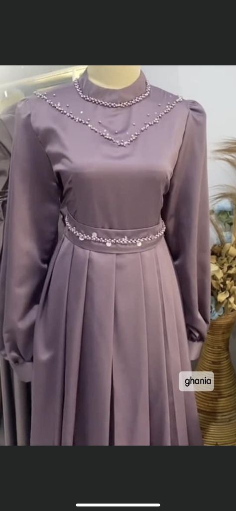 Gamis Warna Lilac, Inspirasi Gaun Bridesmaid Hijab Satin, Gaun Satin Dresses Hijab, Model Bridesmaid Dress Hijab Satin, Gaun Payet Simple, Model Gamis Satin, Gaun Satin Hijab, Bridesmaid Satin Hijab, Model Dress Bridesmaid Hijab