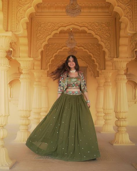 Dress For Mehendi Function Mehndi Outfit, Mehndi Function Dress Outfit, Dress For Mehendi Function, Mehendi Function Outfit, Mehendi Ceremony Outfits, Mehendi Outfits For Bride, Mehndi Dress For Bride, Indian Bridal Wear Red, Mehendi Function