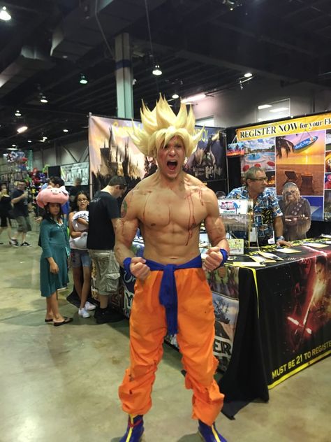 Dragon Ball Z Gifts, Dragon Ball Z Cosplay, Goku Costume, Goku Cosplay, Comicon Cosplay, Diy Dragon, Dragon Ball Z Goku, Video Games Consoles, Jacob Black