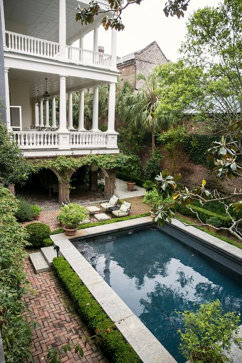 48 Hours in Charleston - Quintessence Charleston Architecture, Charleston Style, Charleston Homes, Backyard Paradise, Southern Home, Garden Pool, Backyard Oasis, Pool Houses, Landscape Architect