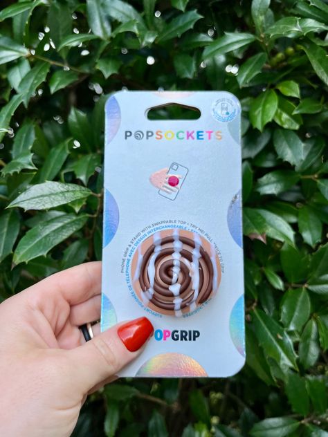 Clay Popsocket, Clay Pop Socket, Popsockets Phones, Pop Socket, Pottery Crafts, Cinnamon Roll, Miniature Food, Cinnamon Rolls, Cinnamon