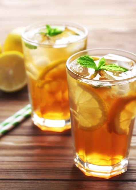 Summer Iced Tea Recipes, Summer Iced Tea, Ice Lemon Tea, Iced Tea Maker, Making Iced Tea, Berbuka Puasa, Iced Tea Recipes, Iced Tea Glasses, Healthy Teas