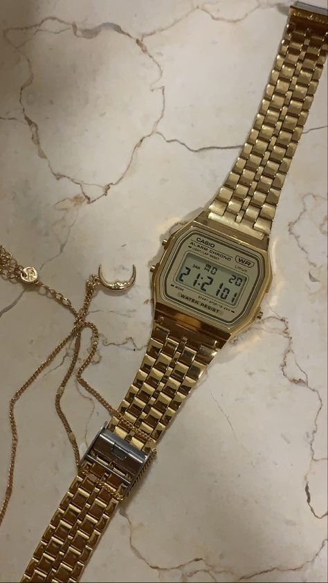 Trendy Watches Women Fashion, Trendy Watches Women, Casio Vintage Watch, Grunge Fits, Stylish Watches Men, Sparkly Accessories, Fancy Jewellery Designs, Casual Jewelry, Jewelry Fashion Trends