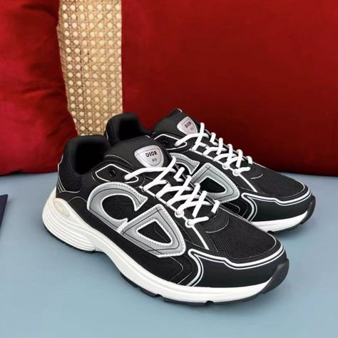 Never Worn. Shoebox And Dust Bag Women's Size Us9 Expensive Sneakers, Dior B30, Dior Sneakers, Sneakers For Women, Dior Shoes, Shoe Box, Woman Colour, Bags Women, White And Black