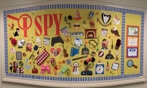 Library Wall Display Ideas, I Spy Bulletin Board Preschool, Eye Spy Bulletin Board, I Spy Bulletin Board Ideas, Bulletin Board Ideas English, Game Bulletin Board Ideas, I Spy Bulletin Board, Bulletin Boards Interactive, Kindergarten Hallway