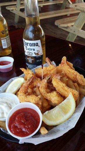 Eatung Shrimp and chips and beer :) Shrimp Chips, Shrimp Appetizers, Fish And Chips, French Toast, Toast, Beer, Chips, Fish