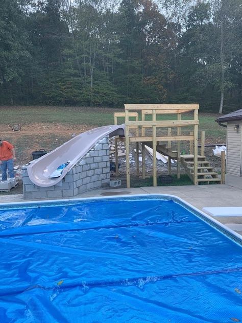 Backyard Pool Slide, Diy Pool Slide, Above Ground Pool Slide, Pool Stuff, Swimming Pool Hot Tub, Pool Slide, Backyard Greenhouse, Diy Pool, Deck Ideas