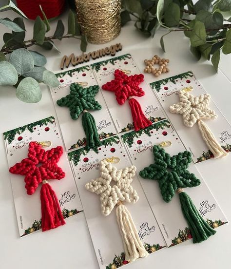 Macrame Christmas Tree Ornaments, Christmas Market Stall, Macrame Christmas, Macrame Ideas, Macrame Decor, Macrame Design, Hacks Diy, Macrame Diy, Christmas Market